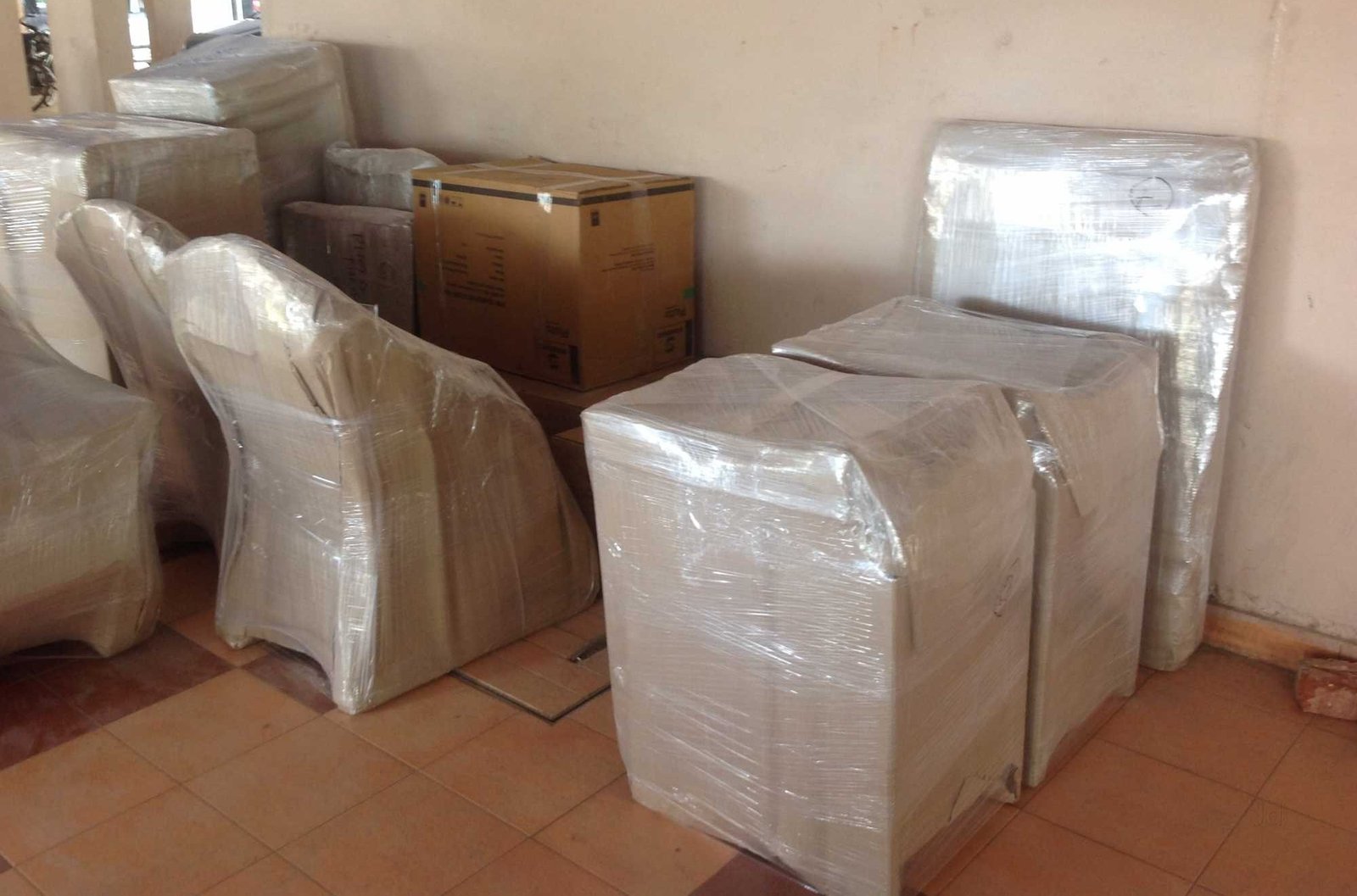 Agarwal Packers and Movers has a wide-ranging network across India, with operations in numerous major cities